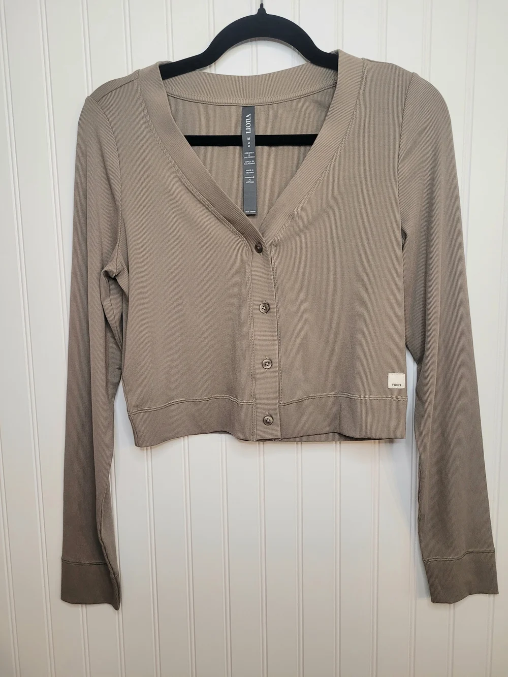 NWOT Vuori Cropped Button-Front Cardigan in Chai Taupe Size M - Picture 1 of 6